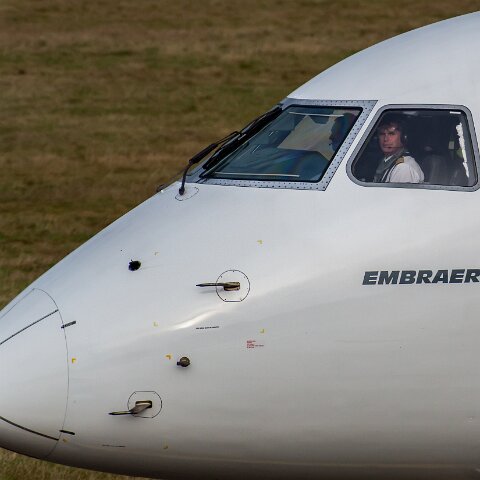 Air-France-F-HBLB-2015-12-28