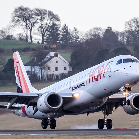 Air-France-F-HBLH-2015-12-23