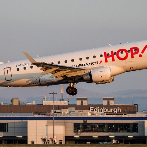 Air-France-F-HBXB-2015-04-09-1