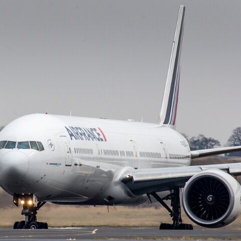 Air-France-F-GSQR-2016-03-11-5