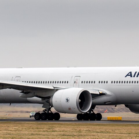 Air-France-F-GSQR-2016-03-11-6