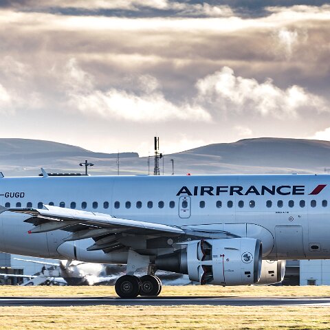 Air-France-F-GUGD-2017-11-27-4