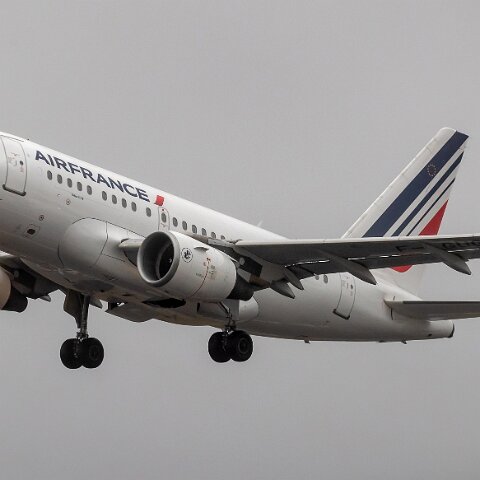 Air-France-F-GUGD-2018-04-13
