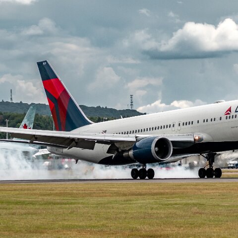 Delta-Air-Line-N169DZ-2022-07-01-10