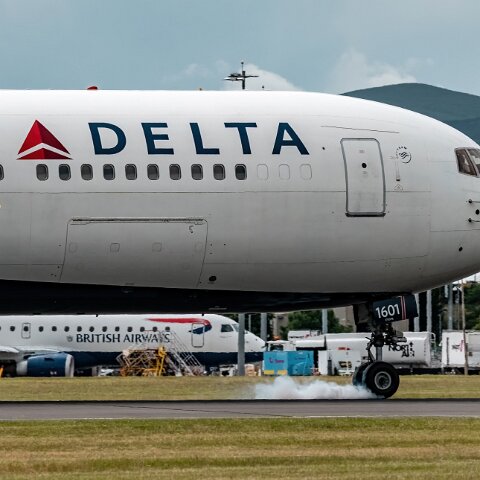 Delta-Air-Line-N169DZ-2022-07-01-11