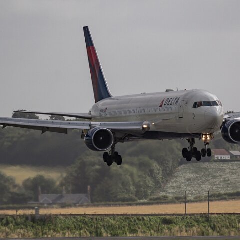Delta-Airlines-N172DN-2016-08-07-1
