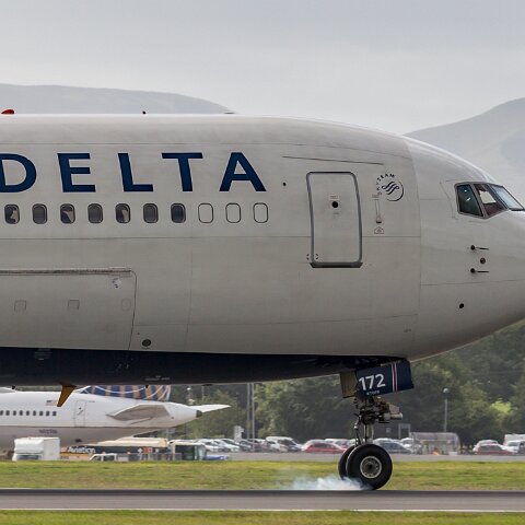 Delta-Airlines-N172DN-2016-08-07-4