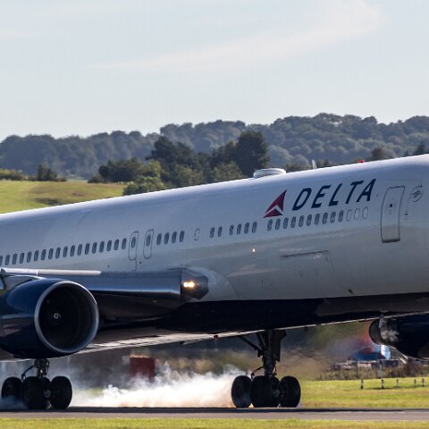 Delta-Airlines-N174DN-2016-08-24-1