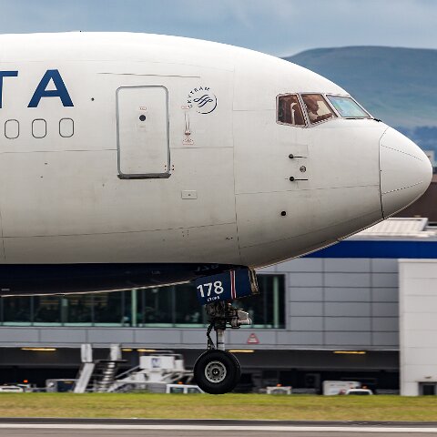 Delta-Airlines-N178DN-2016-07-09-1