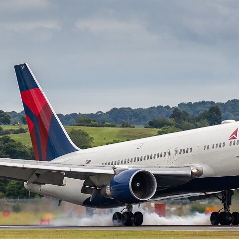 Delta-Airlines-N178DN-2016-07-09