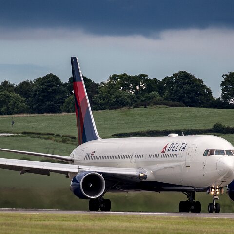 Delta-Airlines-N186DN-2016-06-20