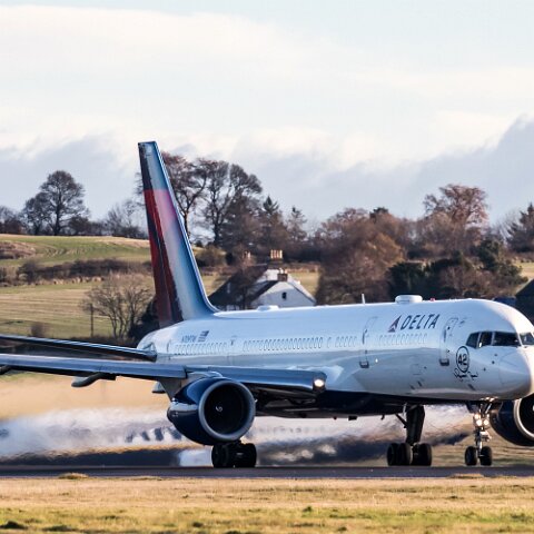 Delta-Airlines-N709TW-2017-11-27