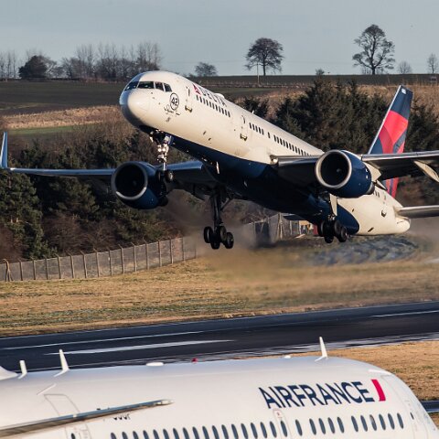 Delta-Airlines-N709TW-2017-12-28-4