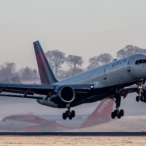 Delta-Airlines-N702TW-2018-12-24-1