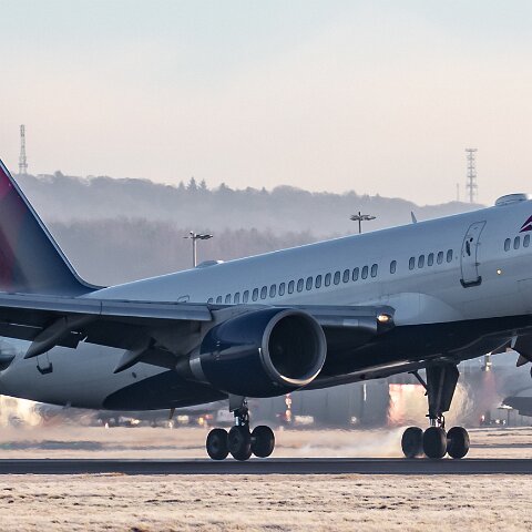 Delta-Airlines-N702TW-2018-12-24-2