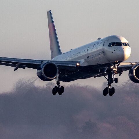 Delta-Airlines-N702TW-2018-12-24
