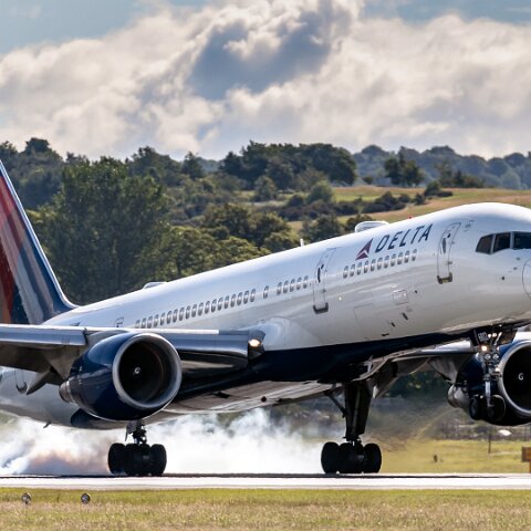Delta-Airlines-N703TW-2018-06-21-2