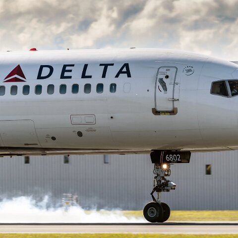 Delta-Airlines-N703TW-2018-06-21-3
