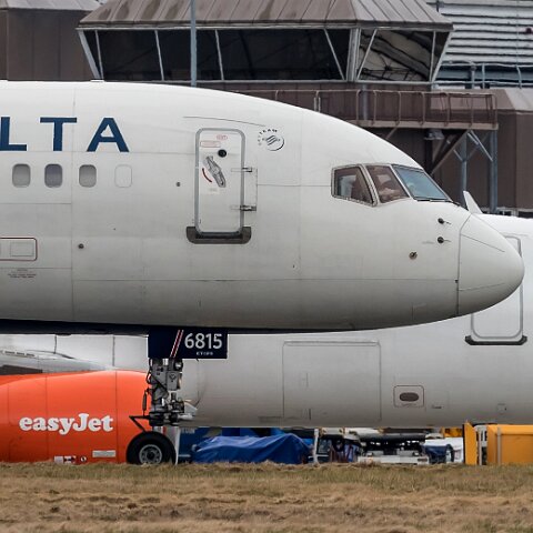 Delta-Airlines-N718TW-2018-04-02-3