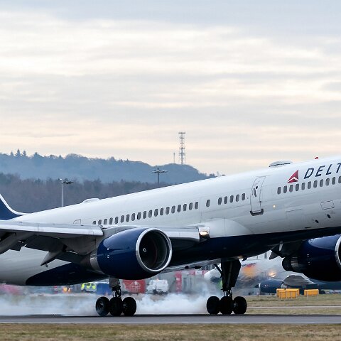 Delta-Airlines-N721TW-2018-04-09-1