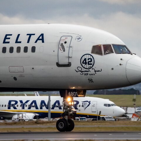 Delta-Airlines-N702TW-2019-12-20-2