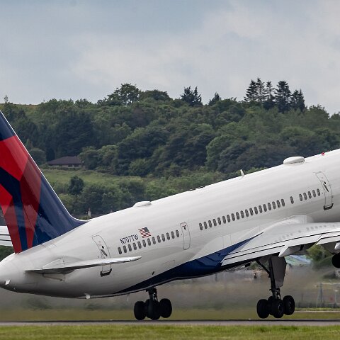 Delta-Airlines-N707TW-2019-06-17-1