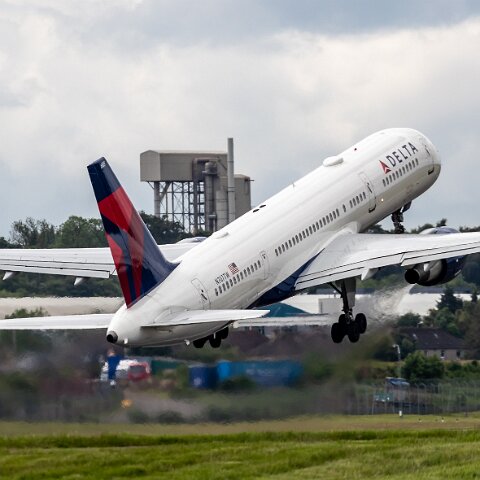 Delta-Airlines-N707TW-2019-06-17-2