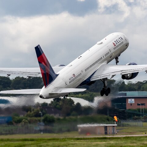 Delta-Airlines-N707TW-2019-06-17-3