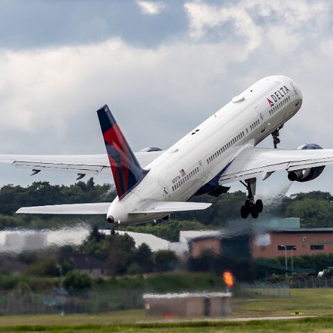 Delta-Airlines-N707TW-2019-06-17-4