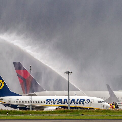 Delta-Airlines-N1200k-2020-08-10-2