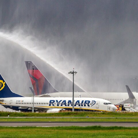 Delta-Airlines-N1200k-2020-08-10-3