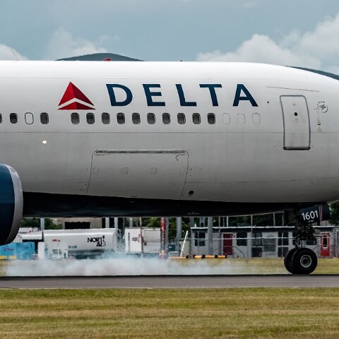 Delta-Airlines-N169DZ-2022-07-01-1