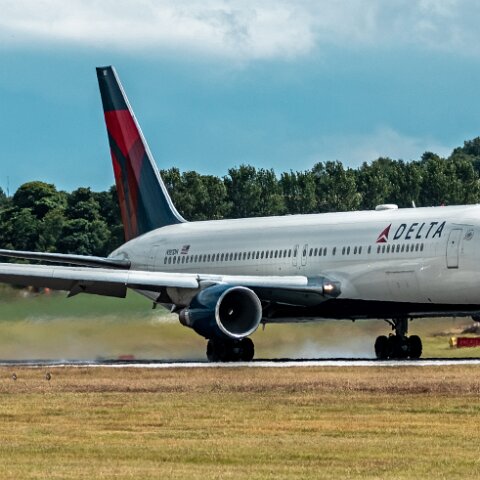 Delta-Airlines-N181DN-2022-06-27-1