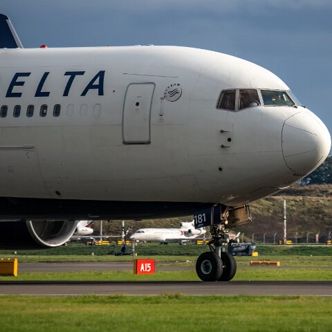 Delta-Airlines-N181DN-2022-10-24-2