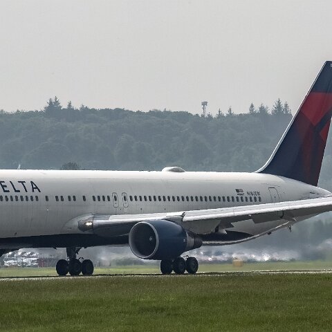 Delta-Airlines-N180DN-2024-05-13-1