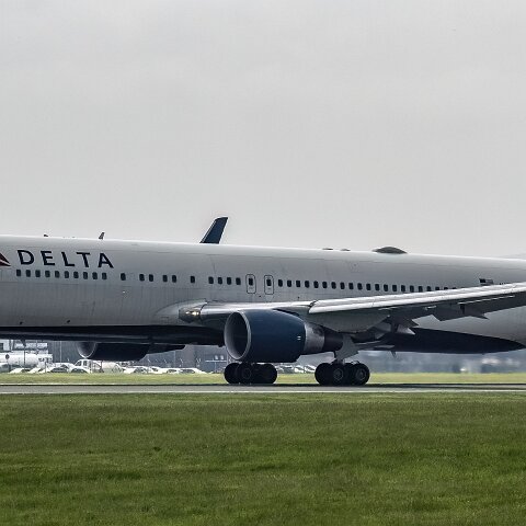 Delta-Airlines-N180DN-2024-05-13-2