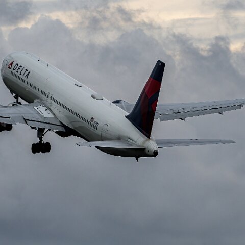 Delta-Airlines-N171DZ-2025-04-19-5