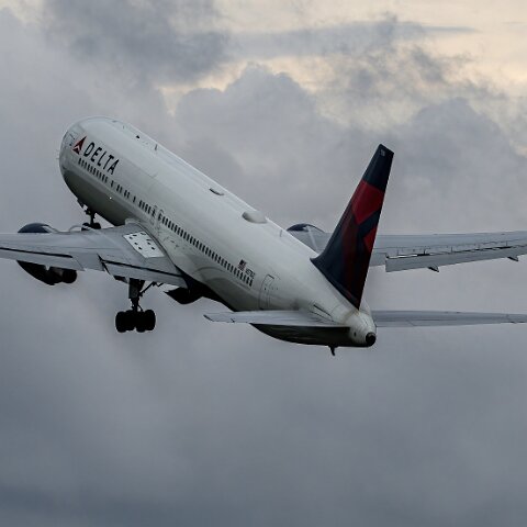 Delta-Airlines-N171DZ-2025-04-19-6