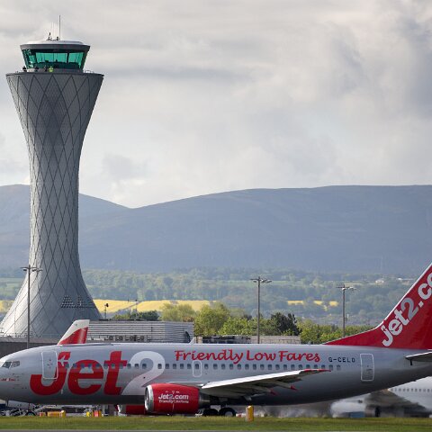 Jet2-G-CELO-2015-06-08-2