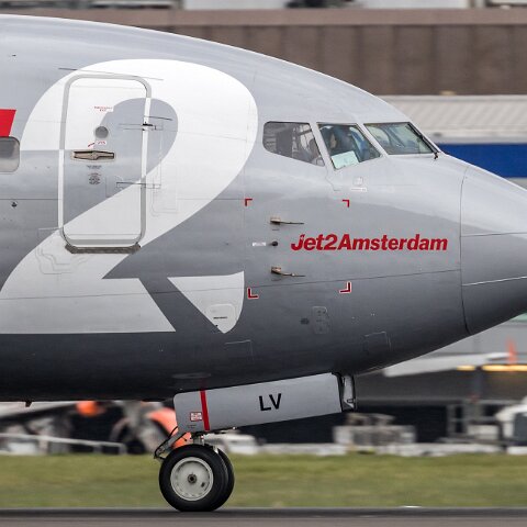 Jet2-G-CELV-2017-04-17-1