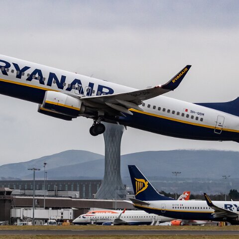 Ryanair-9H-QBM-2019-12-26