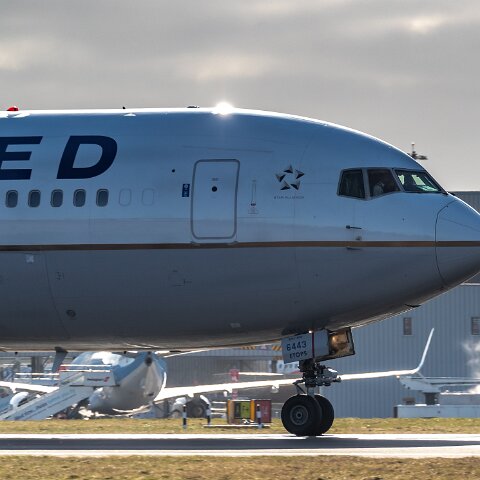 United-Airlines-N643UA-2020-03-20-10