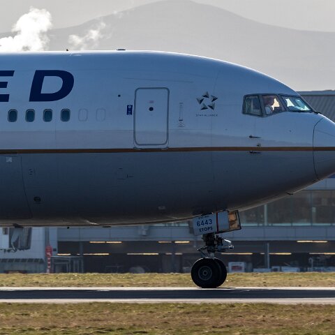 United-Airlines-N643UA-2020-03-20-11