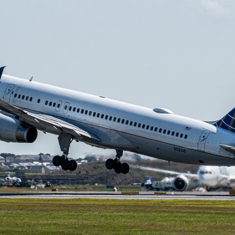 United-Airlines-N13110-2026-07-13-4