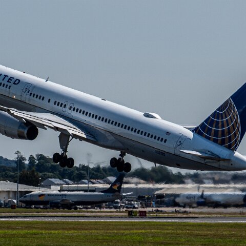 United-Airlines-N13110-2026-07-13-6