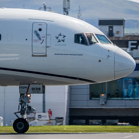 United-Airlines-N17139-2026-05-04-2