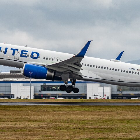 United-Airlines-N21108-2026-01-26-6