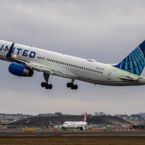 United-Airlines-N21108-2026-01-26-7
