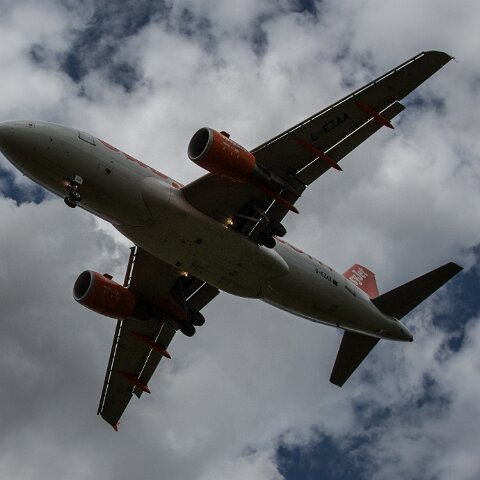 easyJet-G-EZAA-2014-07-07