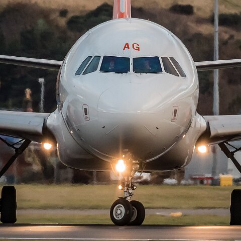 easyJet-G-EZAG-2016-12-01